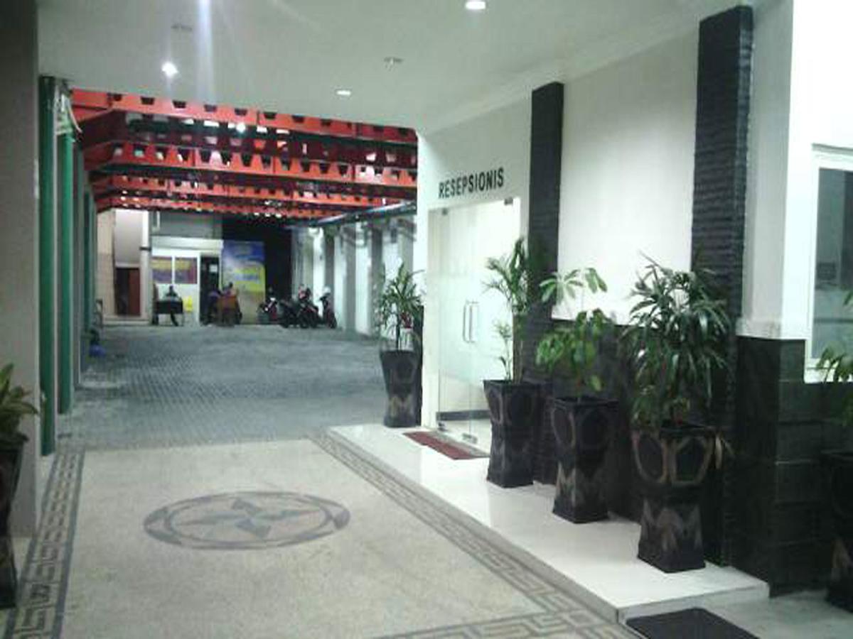 Hotel Elresas Lamongan ภายนอก รูปภาพ